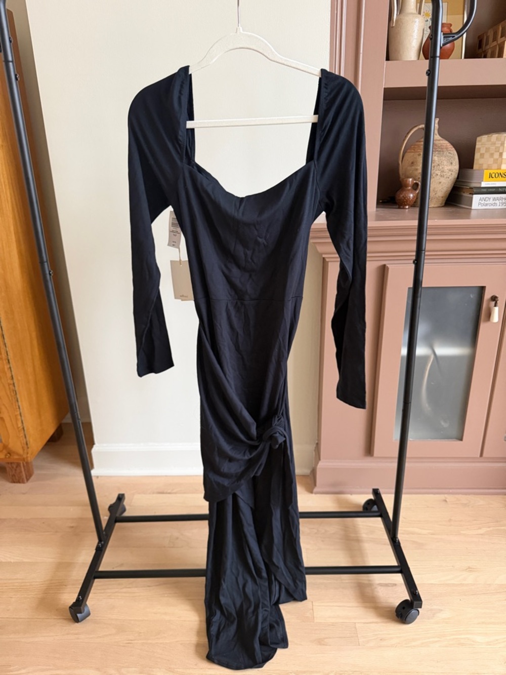 Aritzia Wilfred Saturn Long Sleeve Black Midi Dress